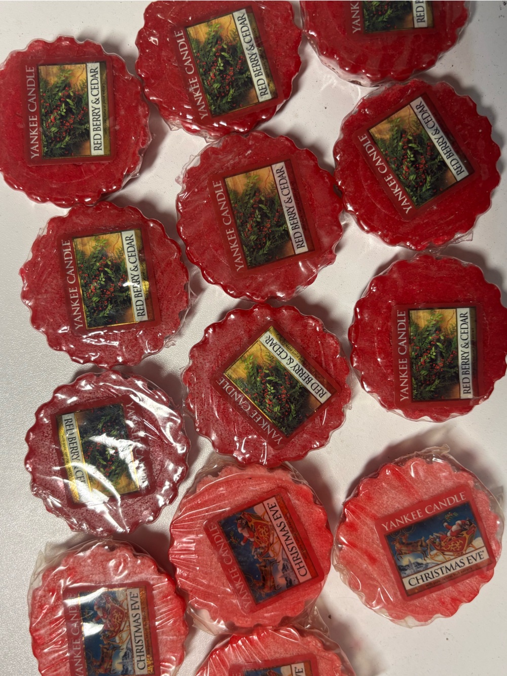 Yankee Candle Red Wax Melts – Red Berry & Cedar / Christmas Eve Bundle